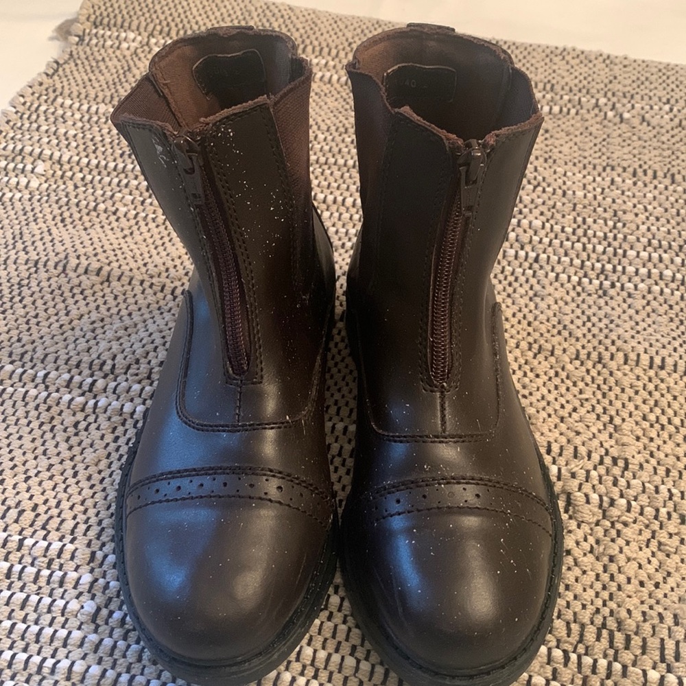 Tuff Rider Riding Boots. Size 4 Girl.
